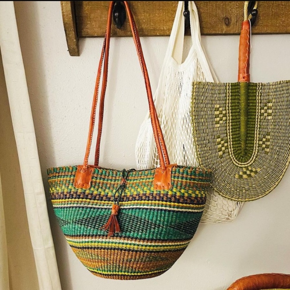 EUC African Basket straw Bucket Bag